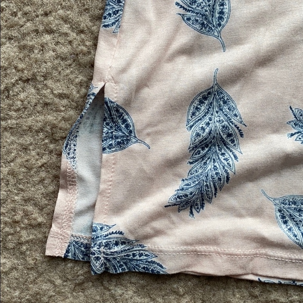 H&M Feather Tank - Picture 2 of 5